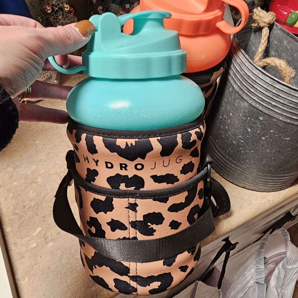 Hydro jug teal with leopard cover